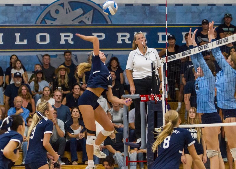 NH v CdM 2025 Ella hitting